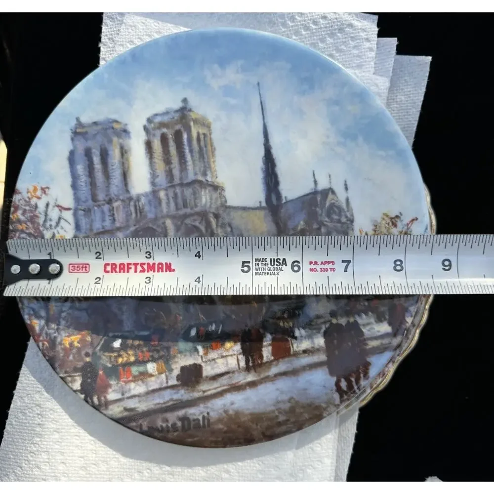 Henri d'Arceau & Fils La Cathédrale Notre Dame 1982 De Limoges France Plate S86